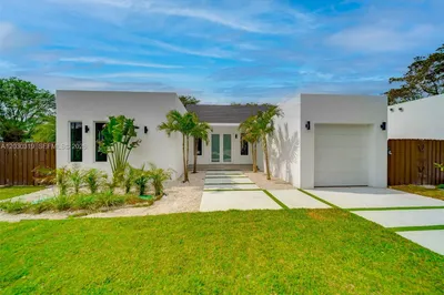 8990 N Miami Ave 0 1