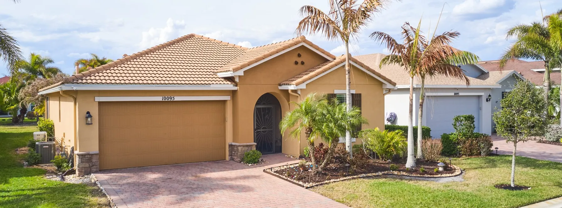 Just Listed | 10095 SW Oak Tree Circle