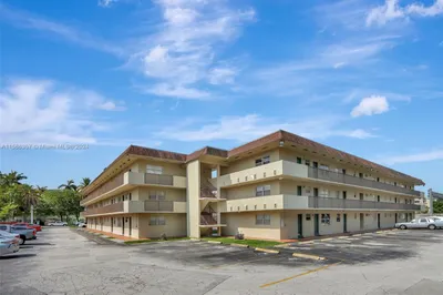 7505 SW 82nd St #311 1