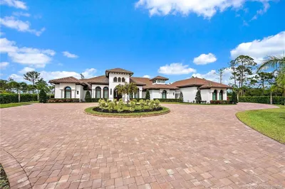 7848 Saddlebrook Drive 1