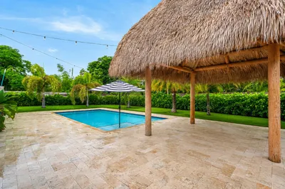 711 Laurel Drive 1