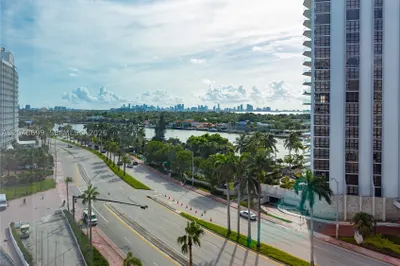 5445 Collins Ave #1108 1