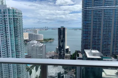 1010 Brickell Ave #3704 1