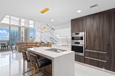 851 NE 1st Ave #3000 1
