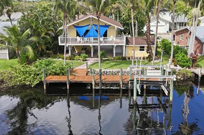 690 SW Salerno Road 1