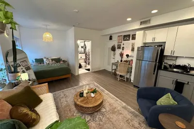 1244 Pennsylvania Ave #103 1