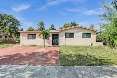 471 NE 180th Dr 1
