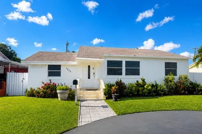 3625 NW 13th St 1