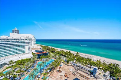 4391 Collins Ave #1501 1