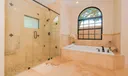 1833 Colonial Dr Photo
