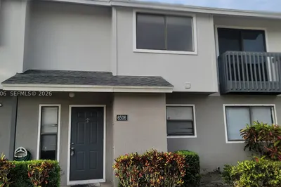 6506 Dockside Cir 1