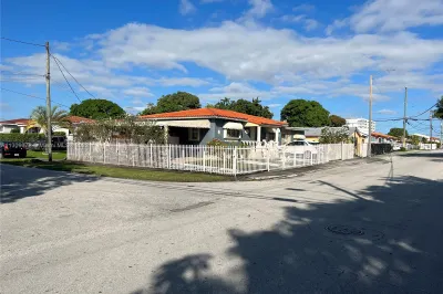 444 SW 36th Ave 1