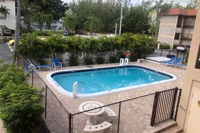 3930 Crystal Lake Dr #208 1