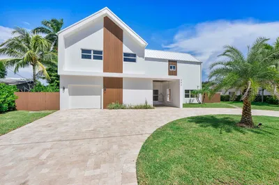 303 SW 14th Place 1