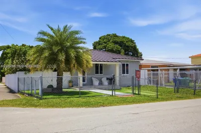 301 SW 36th Ave 1