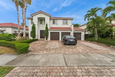 11118 NW 67th St 1