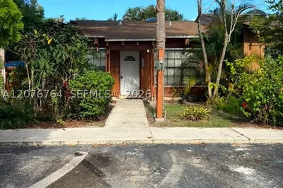 7456 NW 33rd St 0 1