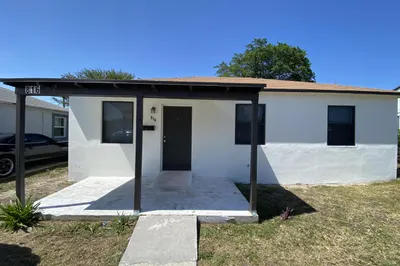 816 W 4th Street 1