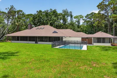 1975 SW Saint Andrews Drive 1