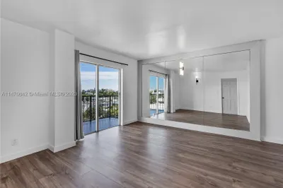 899 West Ave #7A 1