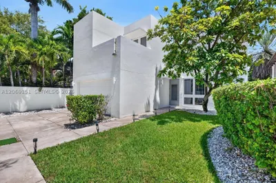 745 SW 22nd Rd 1