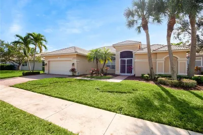 3382 SE Suntree Place 1