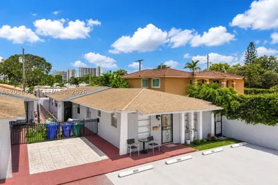3231 SW 25th St 1