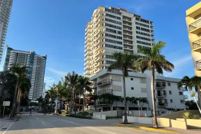6424 Collins Ave #A303 1