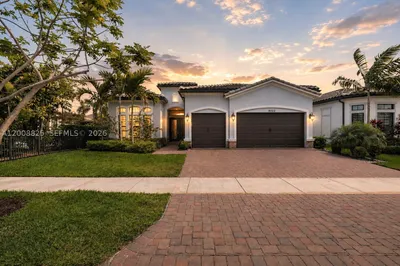 8022 Deer Lake Ct 1