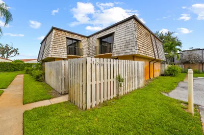 120 Lake Arbor Drive 1