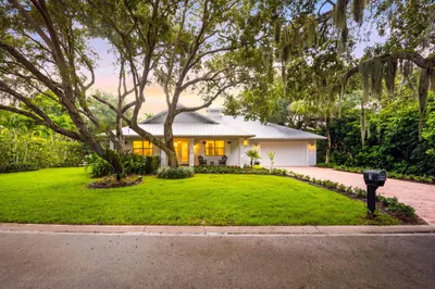 1 Sabal Court 1