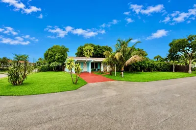 4940 SW 25th Ave 1