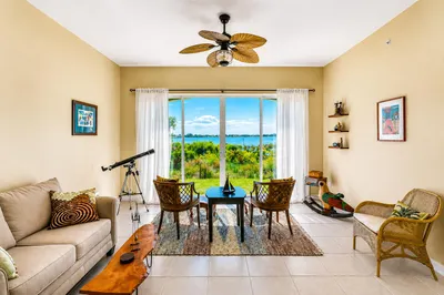 21 Harbour Isle Drive W #105 1