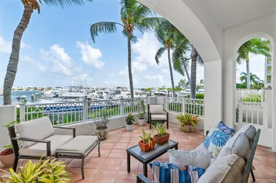 806 E Windward Way #102 1