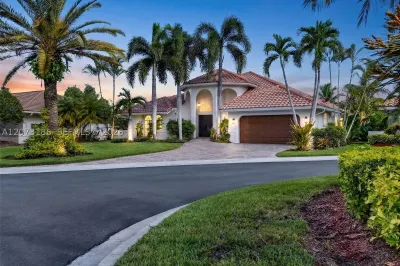 719 Crystal Ct 1