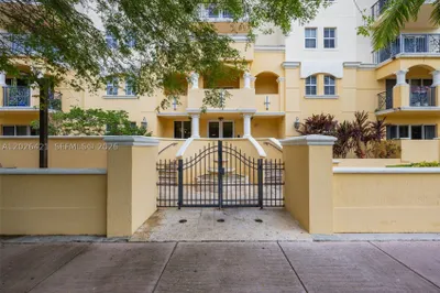 101 Sidonia Ave #404 1