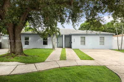 523-525 NW 106th St 1
