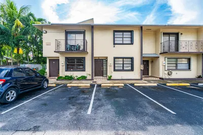 710 SW 114th Ave #B6 1