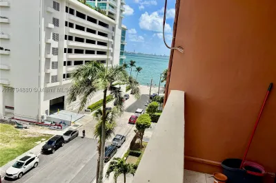 600 NE 25th St #PHF 1