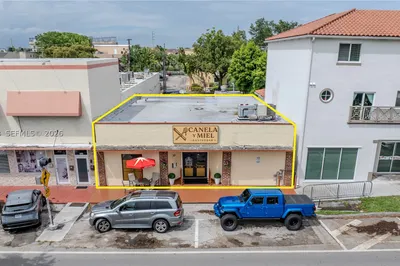 365 N Royal Poinciana Blvd 1