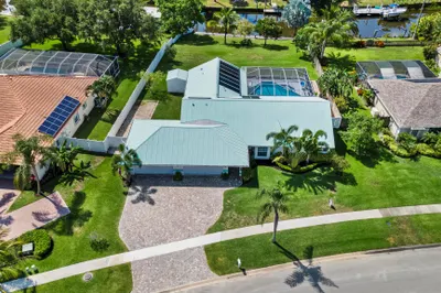 479 NE Solida Circle 1