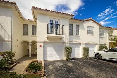1105 Lake Shore Drive #205 1