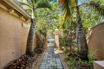 2681 Center Court Drive #4-11 1