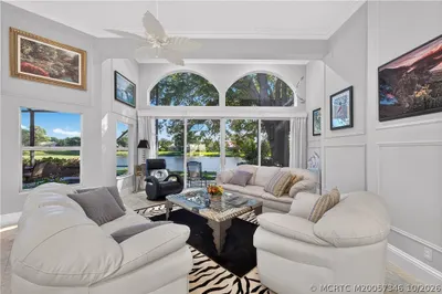 1642 NW Sweet Bay Circle 1