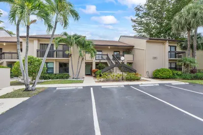5055 Oak Hill Lane #213 1