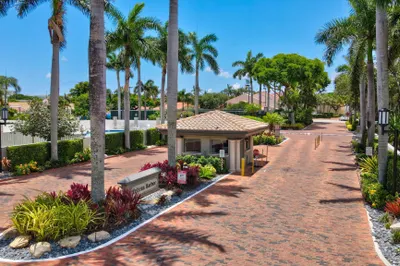 100 Pelican Pointe Drive #102 1