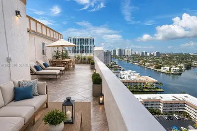 1865 S Ocean Drive #21A 1