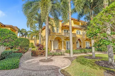 320 NE 69th Cir #320