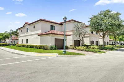4208 N DIXIE Highway #25 1