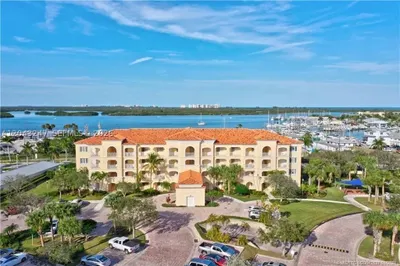 38 E Harbour Isle Dr E #104 1